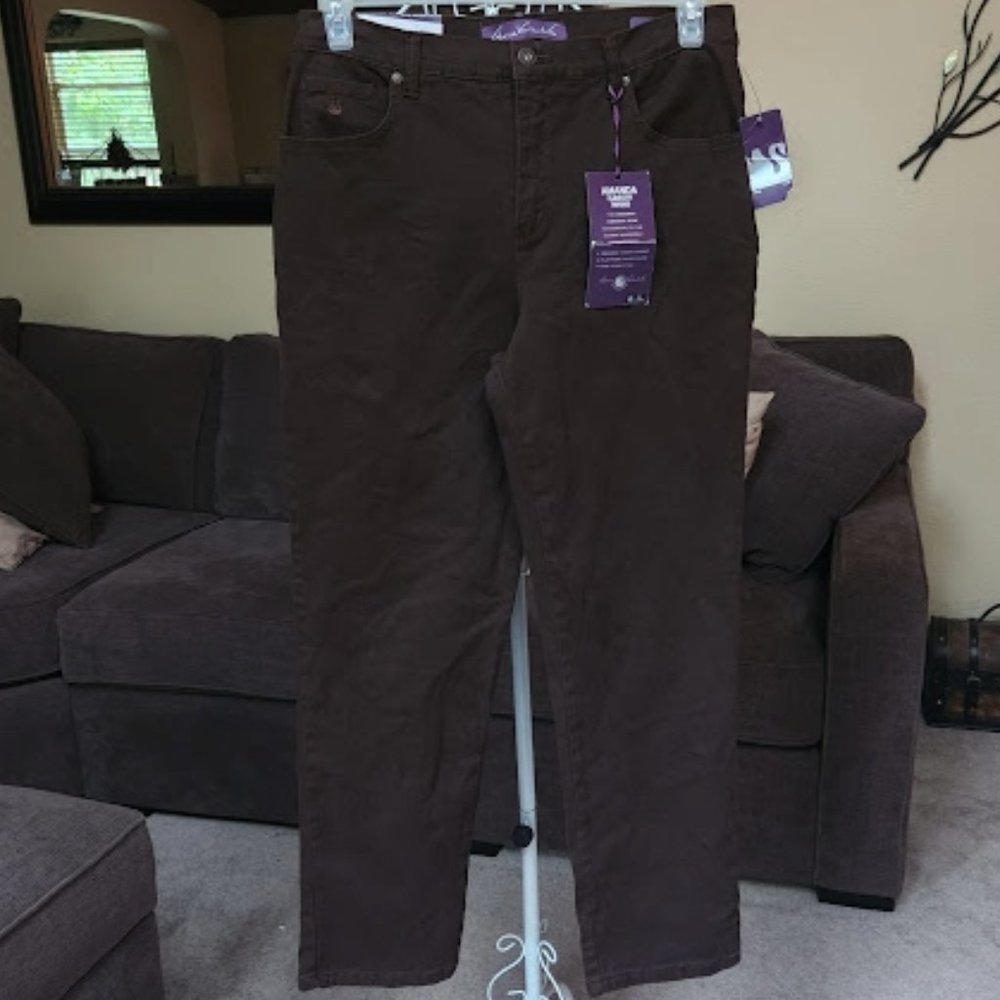 NWT Gloria Vanderbilt Amanda Jeans sz 12 short